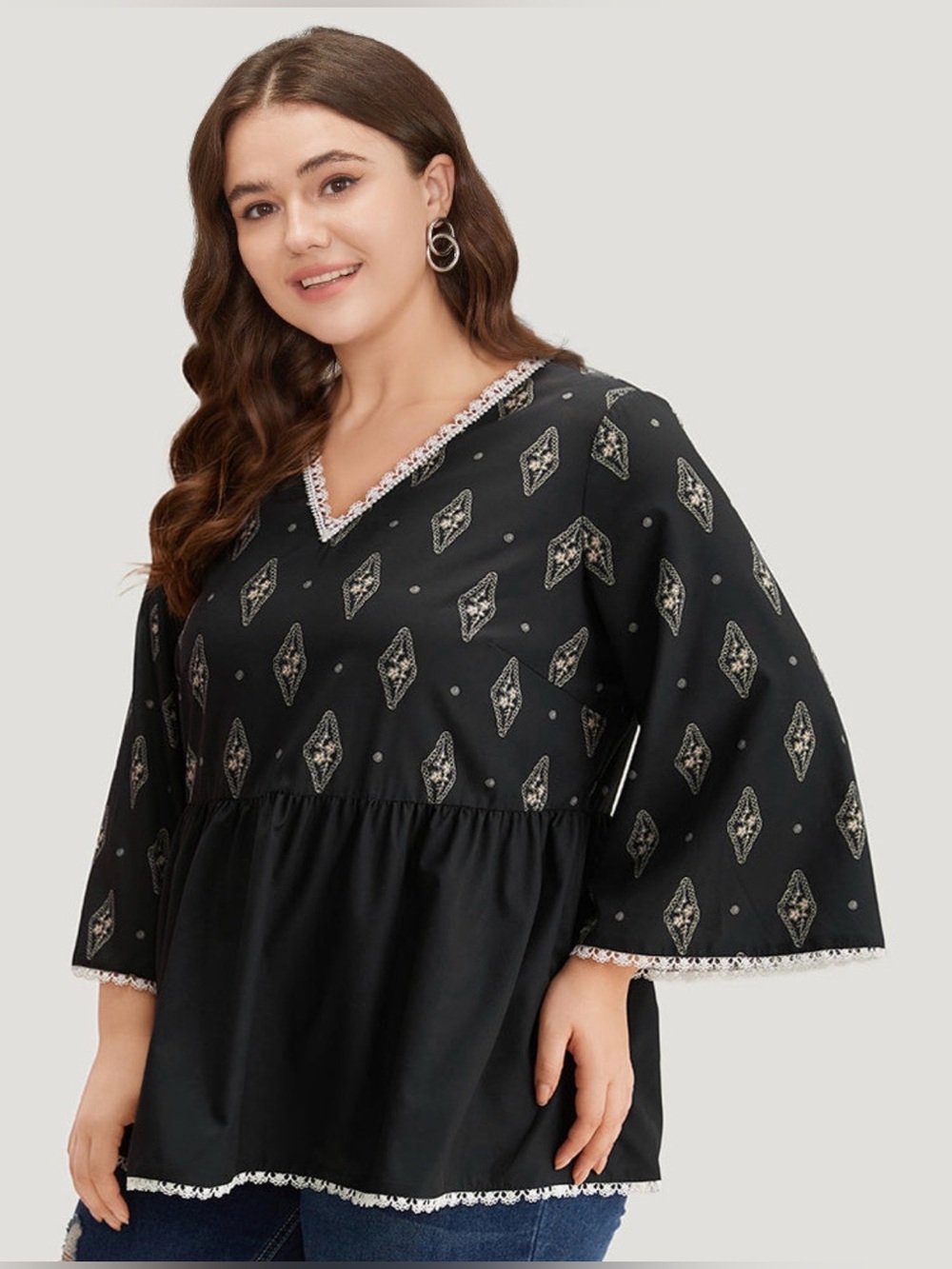 BloomChic Boho Print Guipure Lace V-Neck Bell Sleeve Blouse size 1X (14-16)